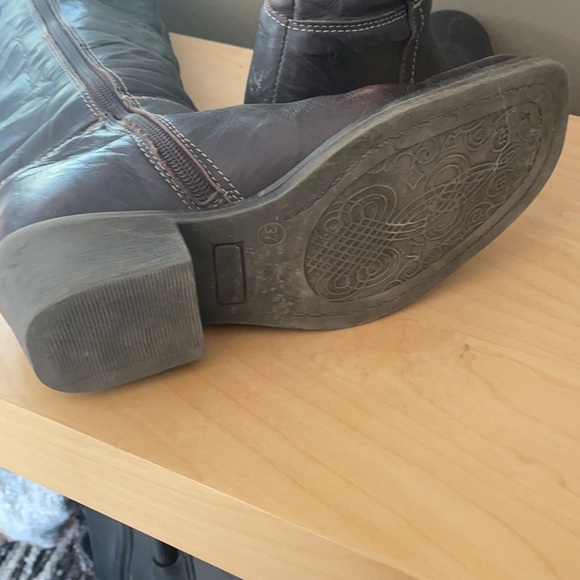 Tall Brown distressed leather felt lined boots - Picture 6 of 10